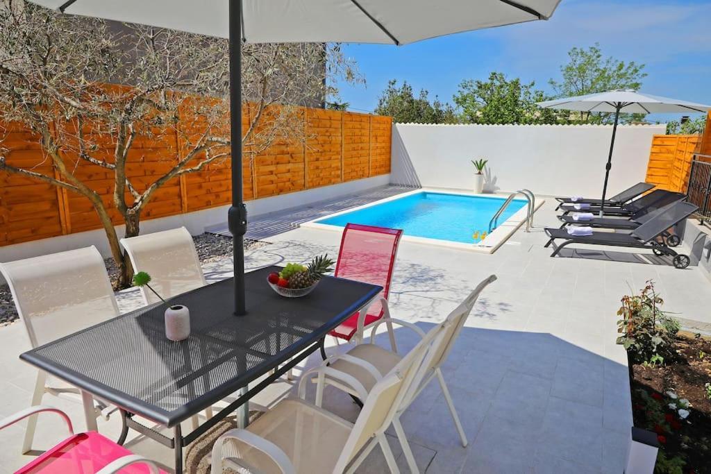 Luxury Apartment Petra With Private Pool Zadar Luaran gambar