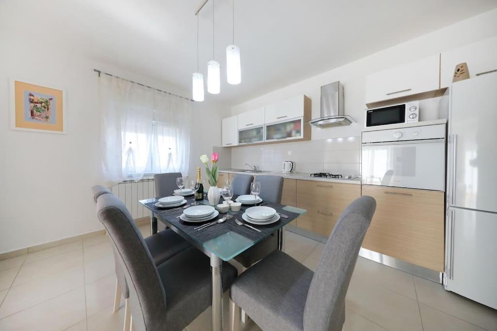 Luxury Apartment Petra With Private Pool Zadar Luaran gambar